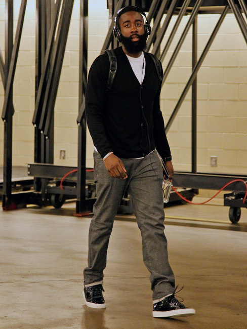 次触球都承 次触球都承