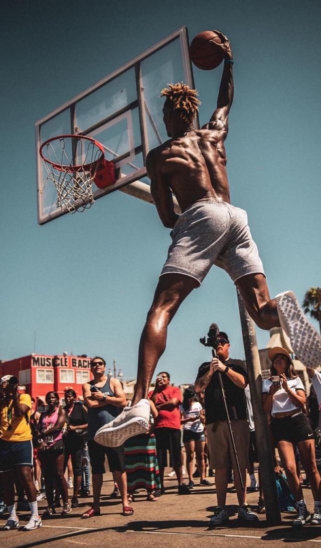 跑动不降反 跑动不降反